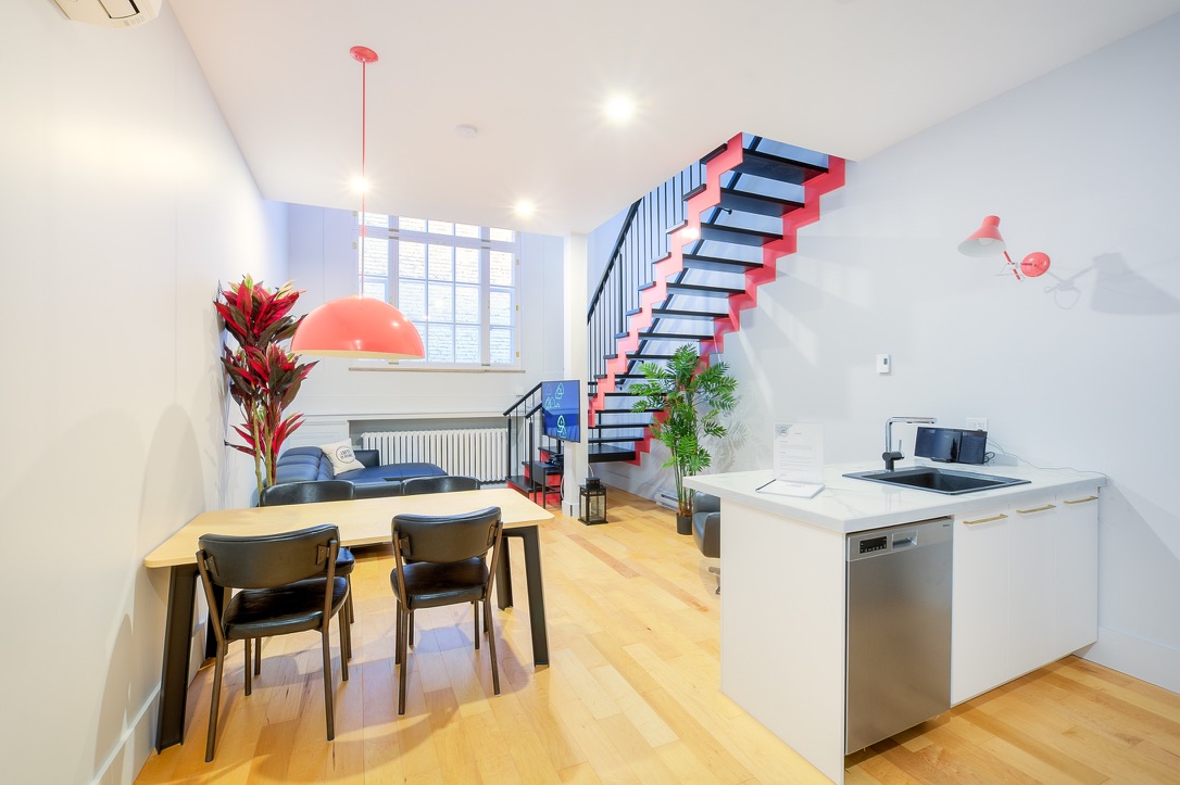 2D9BDF22-60ED-40C4-9FCB-E4C611D4E56B_1_105_c