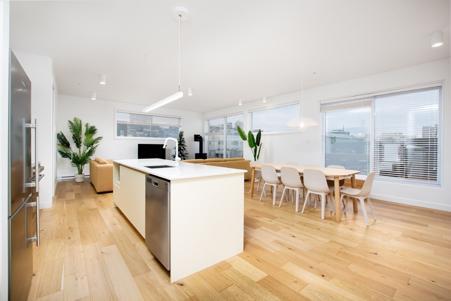 5DE6A66E-9EA1-4C56-99FA-00D24CA647CB_1_102_o