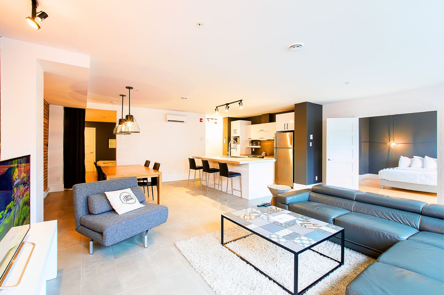 C94434E2-B989-4687-A6DE-543666EBE028_1_102_o